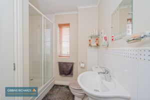 En-Suite- click for photo gallery